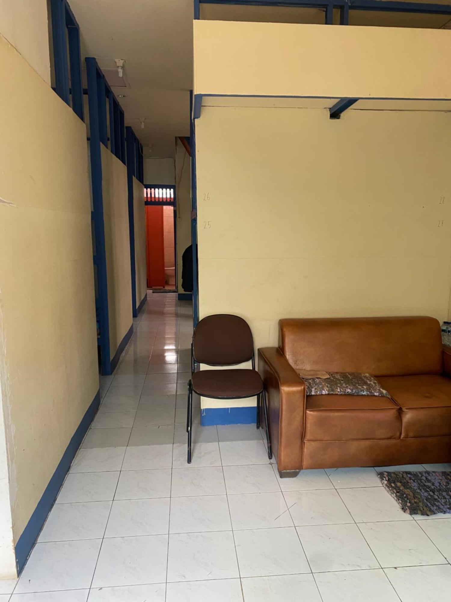 Cempaka Hostel Labuan Bajo Exterior foto