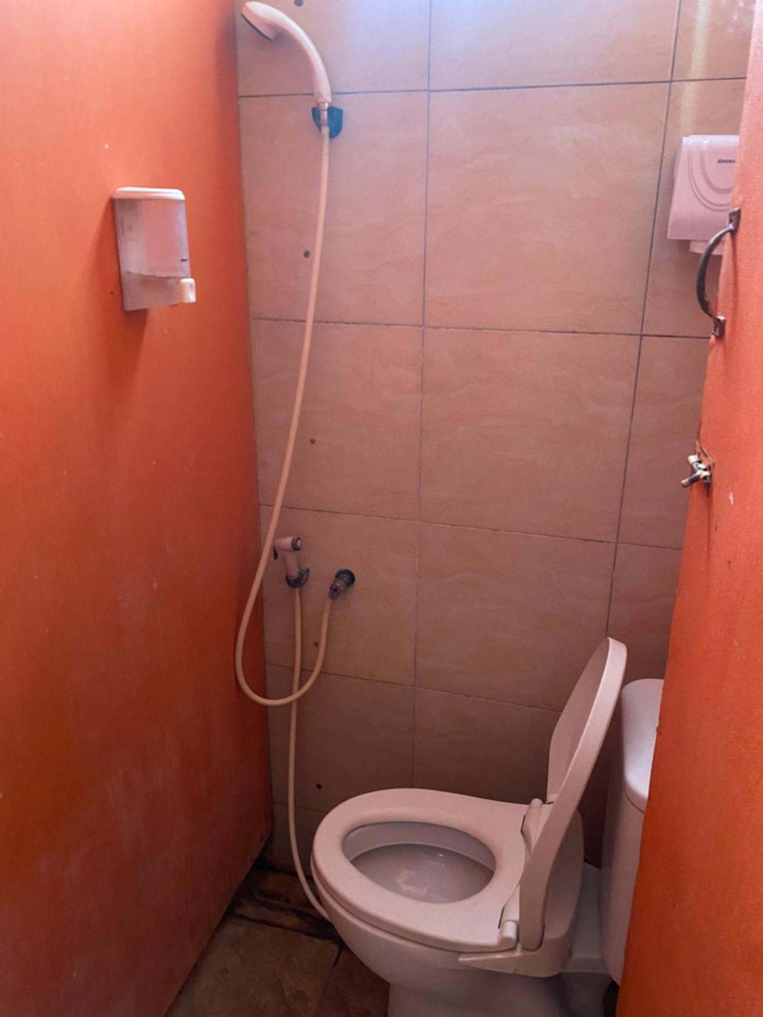 Cempaka Hostel Labuan Bajo Exterior foto